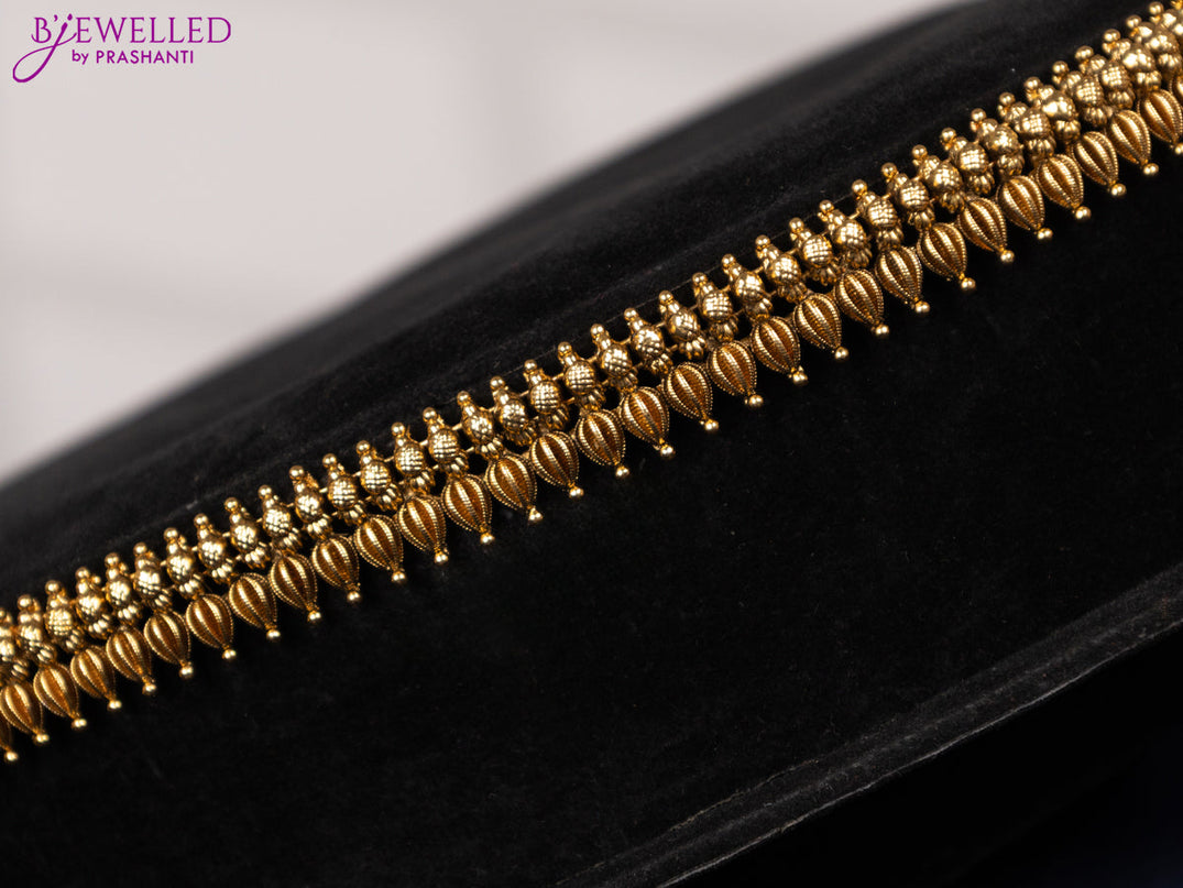 Antique hip chain with simple design