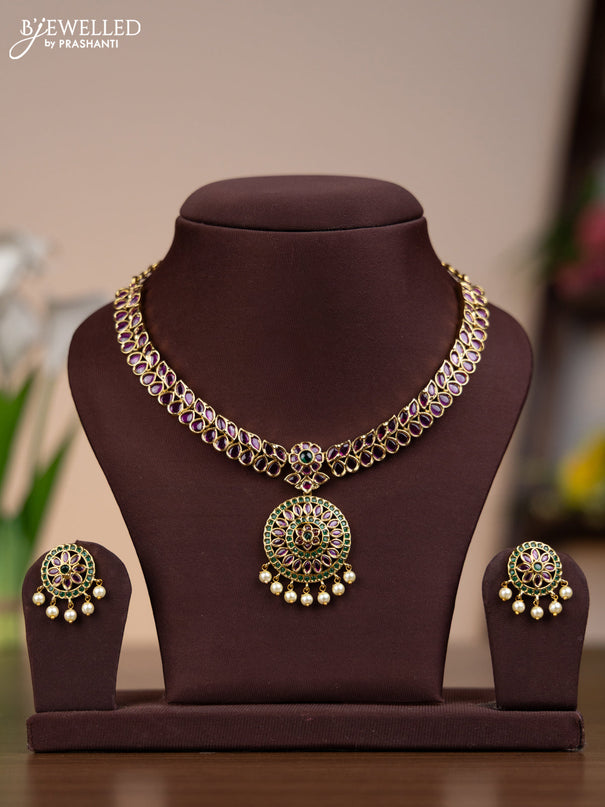 Antique necklace with kemp stones and pearl hangings