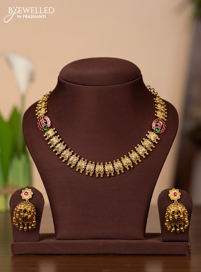 Antique necklace with kemp jadau stones