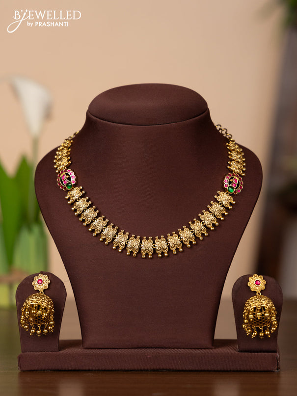 Antique necklace with kemp jadau stones