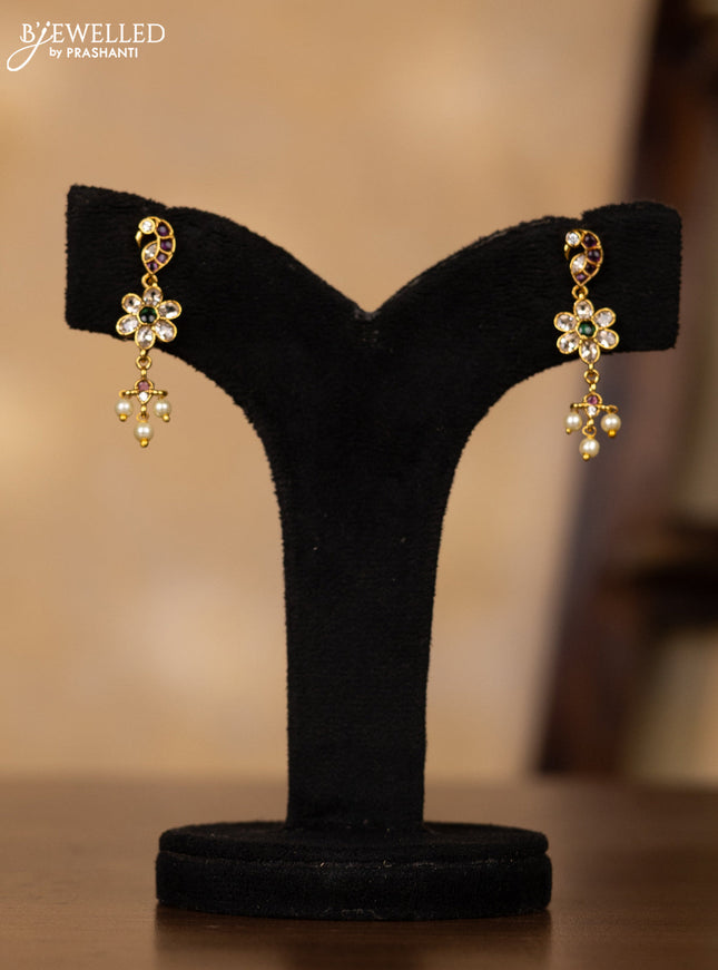 Antique guttapusalu necklace floral design with kemp & kundan stones and pearl hangings