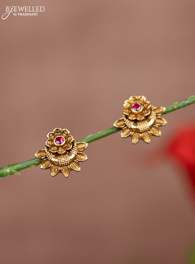 Antique earring floral deisgn in red kemp stone