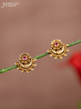 Antique earring floral deisgn in red kemp stone