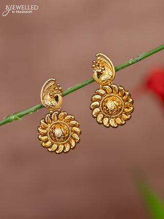 Antique earring floral deisgn in complete gold