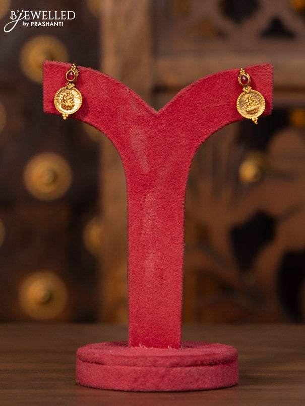 Antique necklace with lakshmi kasu design and kemp stones