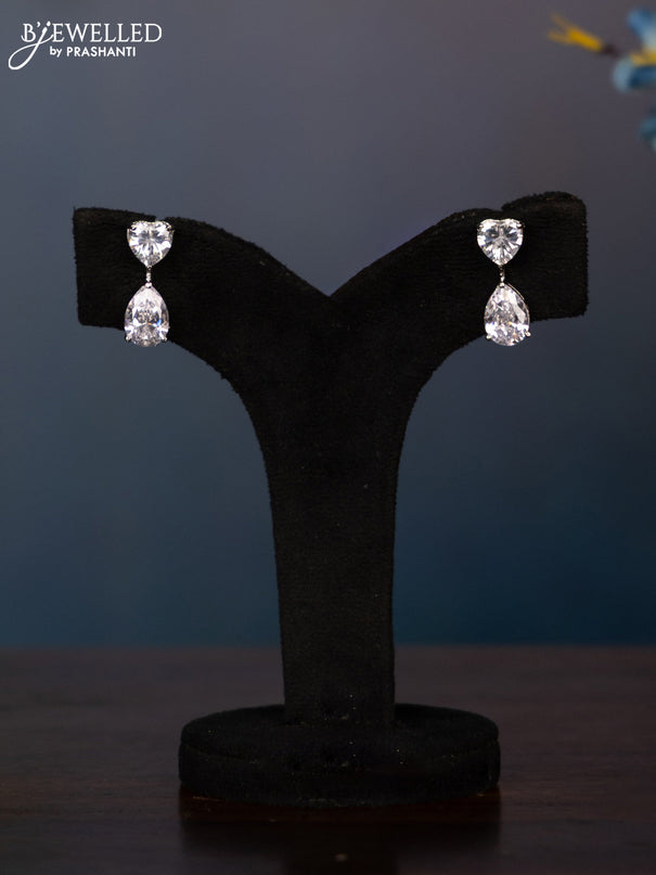 Zircon necklace tear drop design with combination of small and big stones