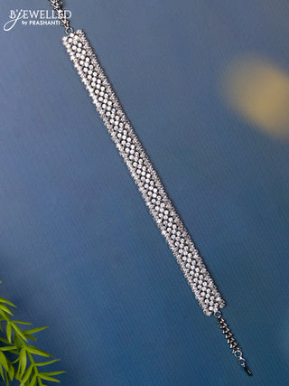 Zircon necklace with complete cz stones