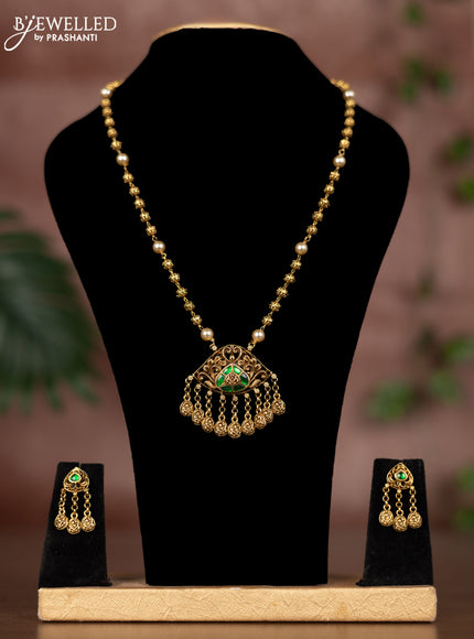 Antique chain with green jadau stones and hangings