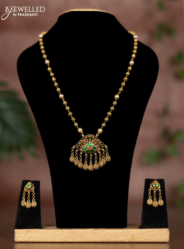 Antique chain with green jadau stones and hangings