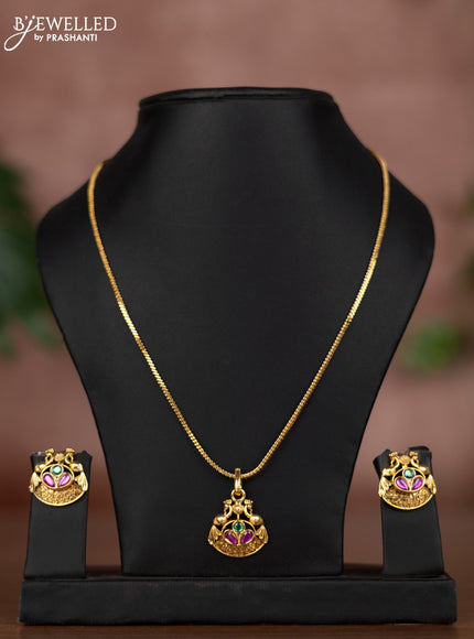 Antique chain with peacock design and kemp stones