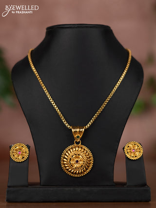 Antique chain floral design with kemp stones