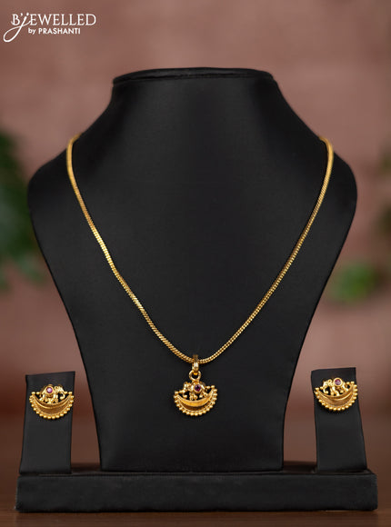 Antique chain elephant pendant with ruby stone