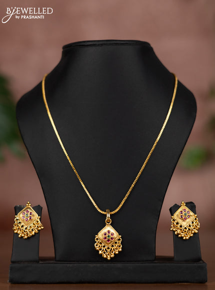 Antique chain with kemp stones and golden beads hangings
