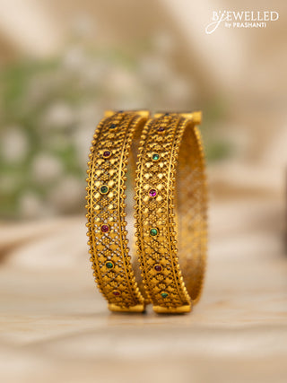 Antique screw type bangles with kemp stones
