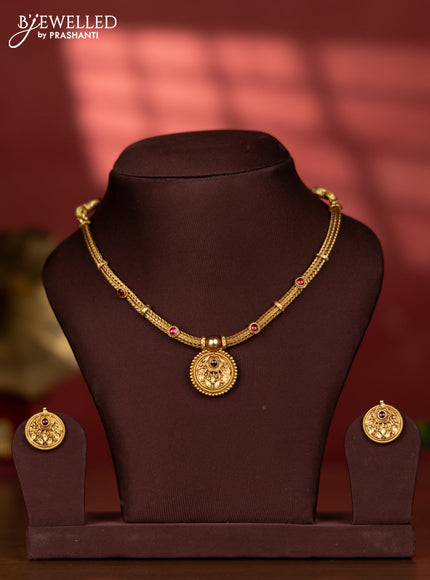 Antique necklace floral design pendant with red color kemp stones
