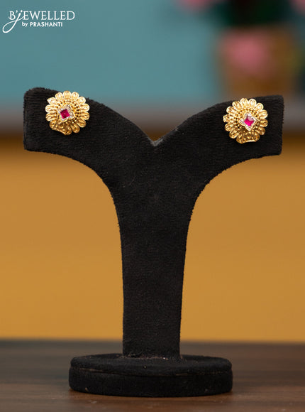 Antique chain with floral design pendant in jadau stones