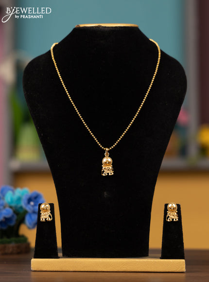 Antique chain with elephant design pendant