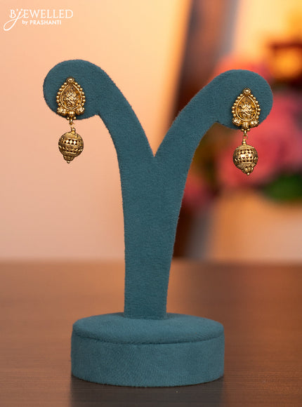 Antique necklace with simple design