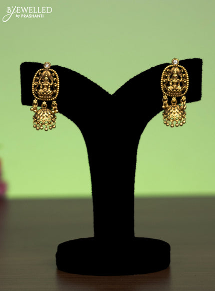 Antique mugappu chain lakshmi pendant with kundan stones and golden beads hangings