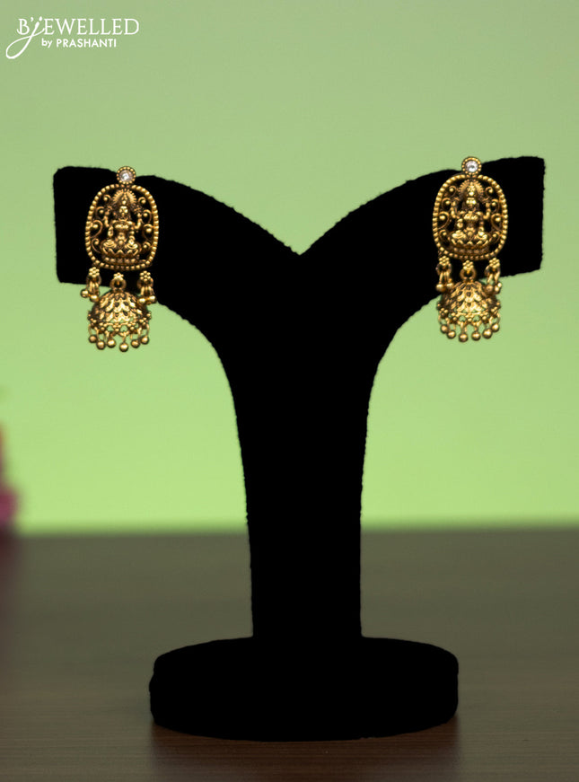 Antique mugappu chain lakshmi pendant with kundan stones and golden beads hangings