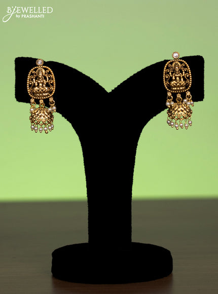 Antique mugappu chain lakshmi pendant with kundan stones and pearl hangings