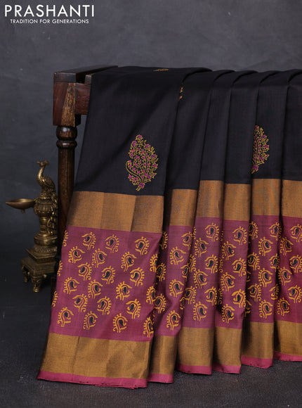 Uppada block printed silk saree black and onion pink with butta prints and long printed zari woven border