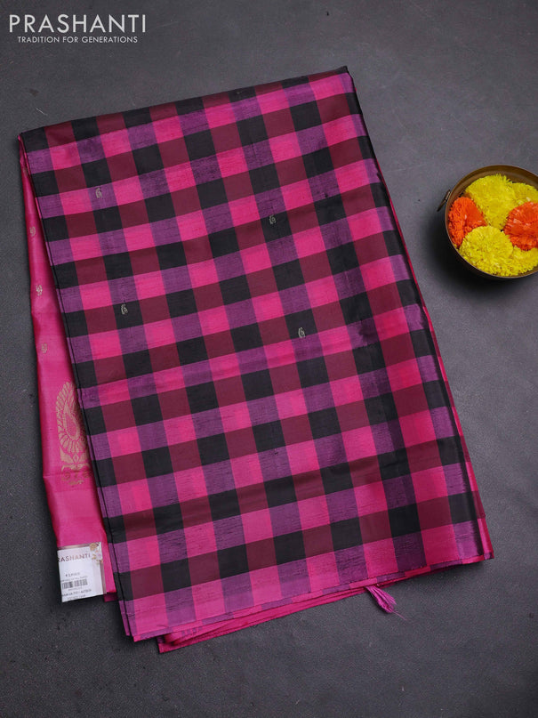 Banana pith saree black and pink with allover checked pattern in borderless style