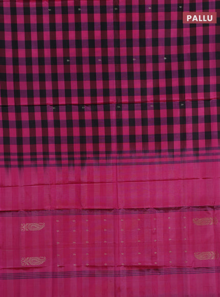 Banana pith saree black and pink with allover checked pattern in borderless style