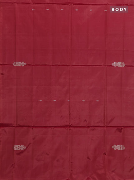 Banana pith saree red and green with thread woven buttas in borderless style