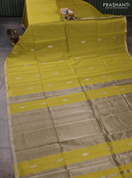 Maheshwari silk cotton saree mehendi green with zari woven buttas and small zari woven border