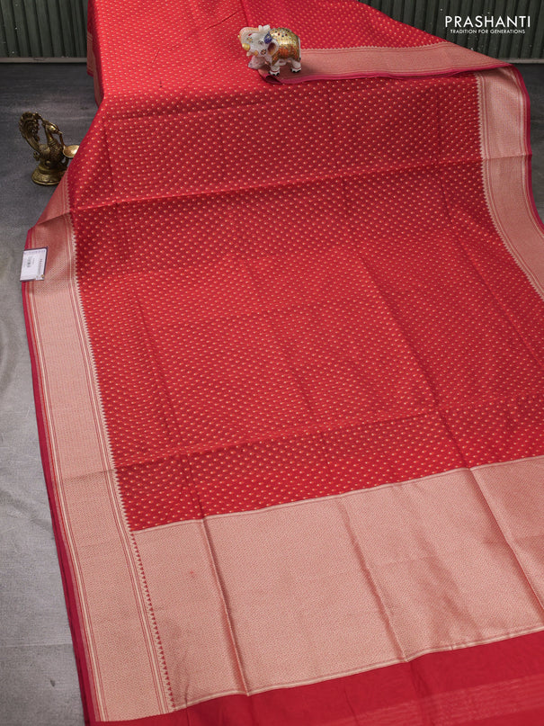 Banarasi silk cotton saree red with allover thread & zari woven buttas and temple design zari woven border