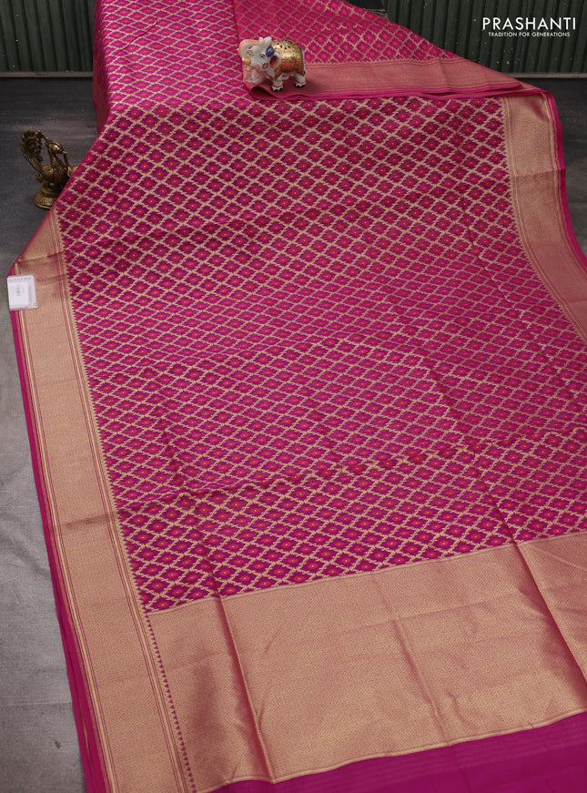 Banarasi silk cotton saree magenta pink with allover thread & zari woven brocade weaves and temple design zari woven border