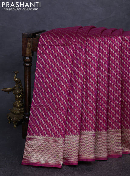 Banarasi silk cotton saree magenta pink with allover thread & zari woven brocade weaves and temple design zari woven border