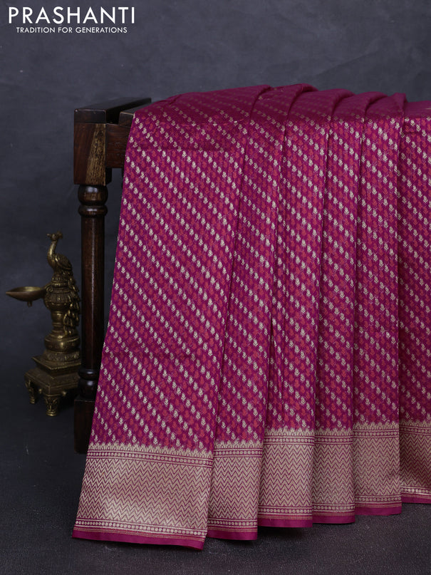 Banarasi silk cotton saree magenta pink with allover thread & zari woven brocade weaves and temple design zari woven border