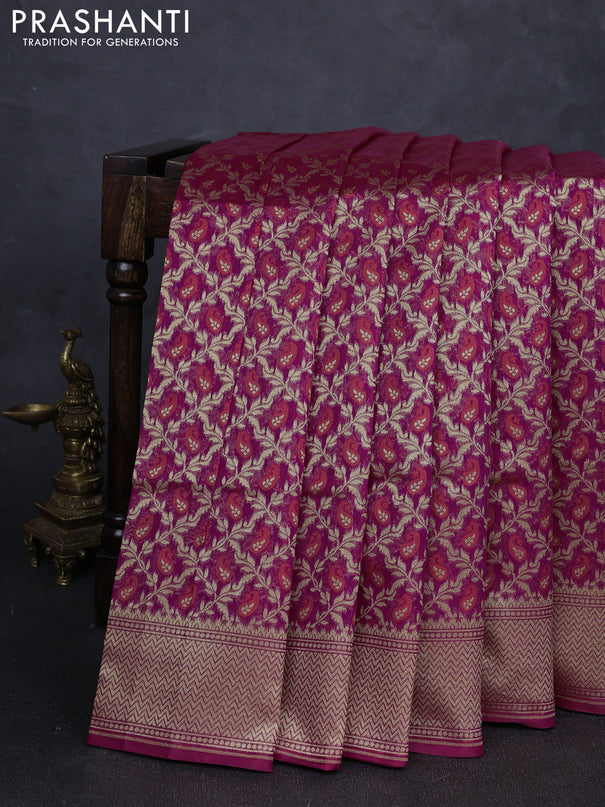 Banarasi silk cotton saree magenta pink with allover thread & zari woven brocade weaves and temple design zari woven border