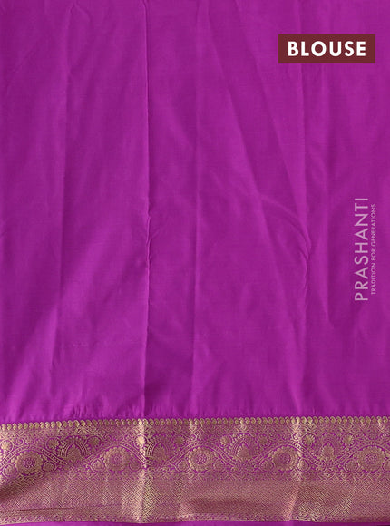 Green & Magenta Pink Bangalori Silk - Buttas