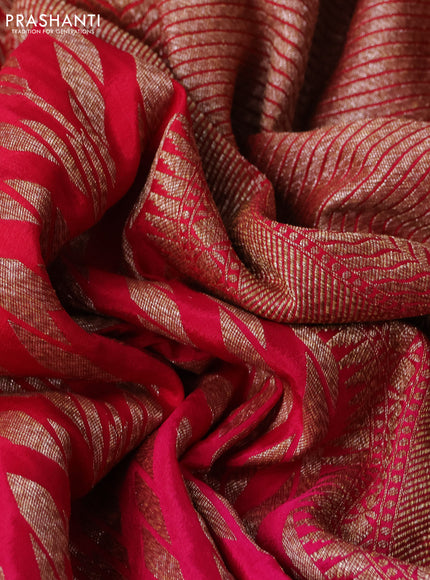 Banarasi crepe saree red and pink with allover geometric zari weaves and woven border