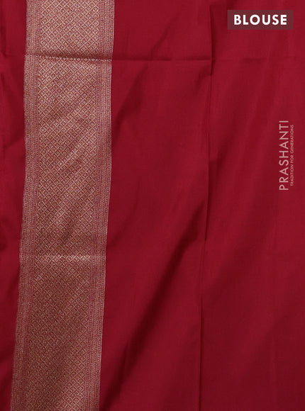 Banarasi semi katan saree red and green with allover thread & zari woven brocade pattern and woven border