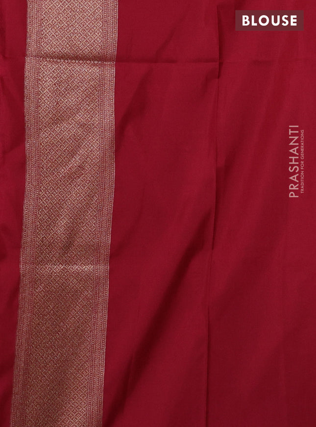 Banarasi semi katan saree red and green with allover thread & zari woven brocade pattern and woven border