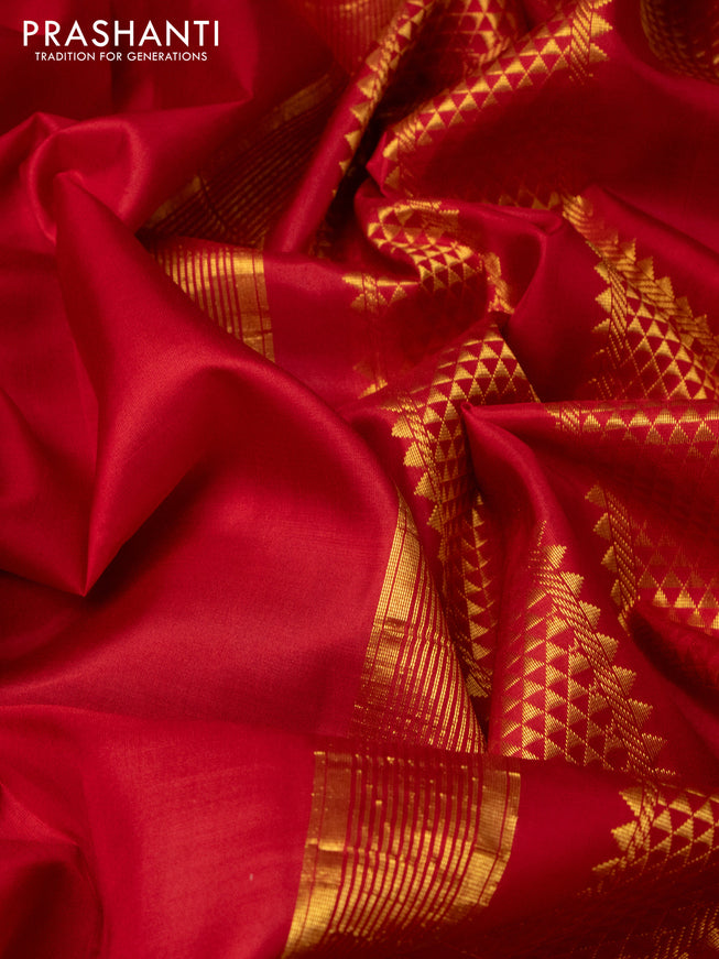 10 Yards silk saree red and dual shade of green with plain body and zari woven border