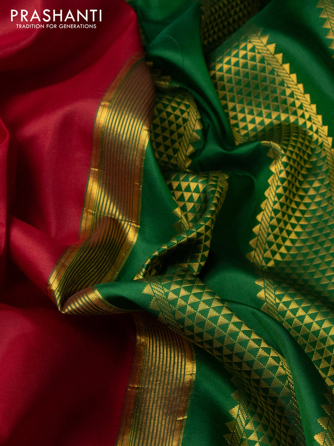 10 Yards silk saree maroon and green with plain body and zari woven korvai border