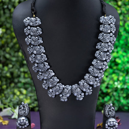 Collection image for: Necklace