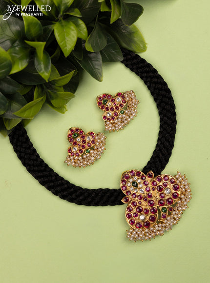 Black thread necklace with kemp & kundan stones and pearls