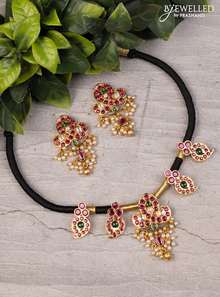 Black thread necklace manga pattern with kemp & kundan stones and pearl hangings