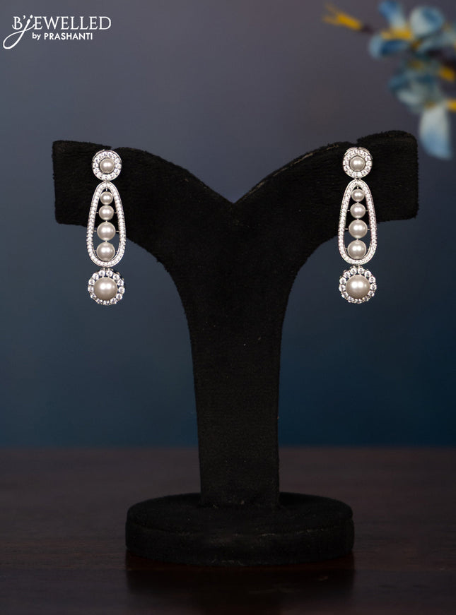 Zircon necklace with cz stones and pearls in silver finish
