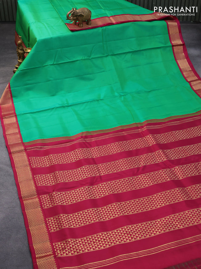 10 yards silk saree green and dark magenta pink with plain body and zari woven border