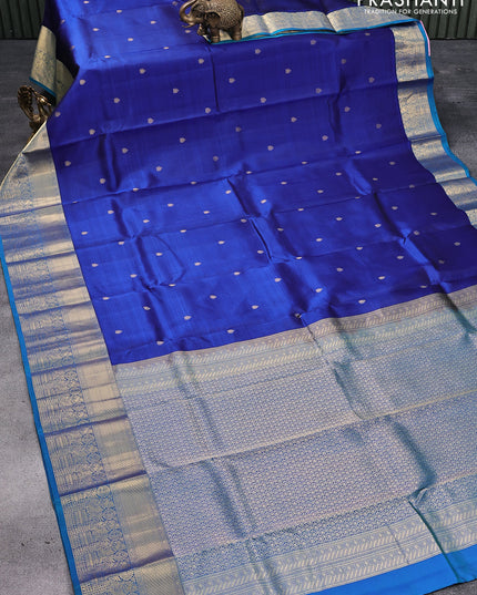 Pure kanjivaram silk saree blue and dual shade of cs blue with zari woven buttas and zari woven peacock border