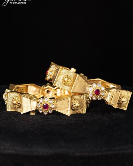 Antique kada screw type bangle with pink kemp and white stone - {{ collection.title }} by Prashanti Sarees