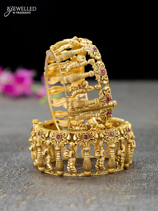 Antique screw type bangles with bharat design and pink kemp stones - {{ collection.title }} by Prashanti Sarees