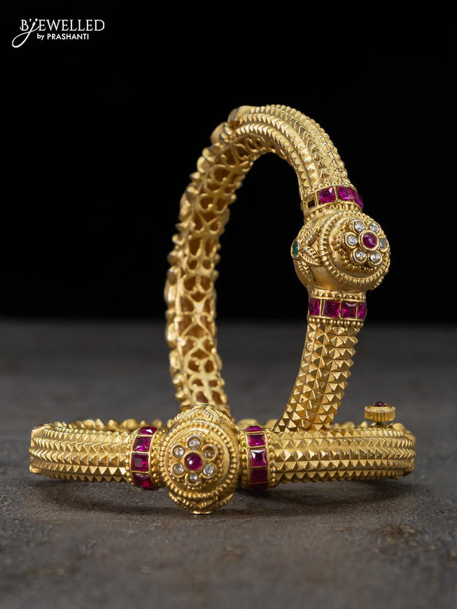 Antique screw type bangles with floral design and kemp stones - {{ collection.title }} by Prashanti Sarees